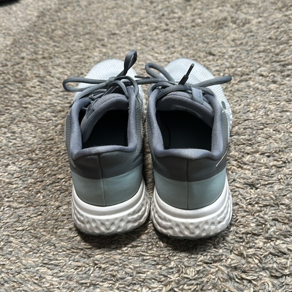 Nike Revolution 5 - Picture 4 of 7